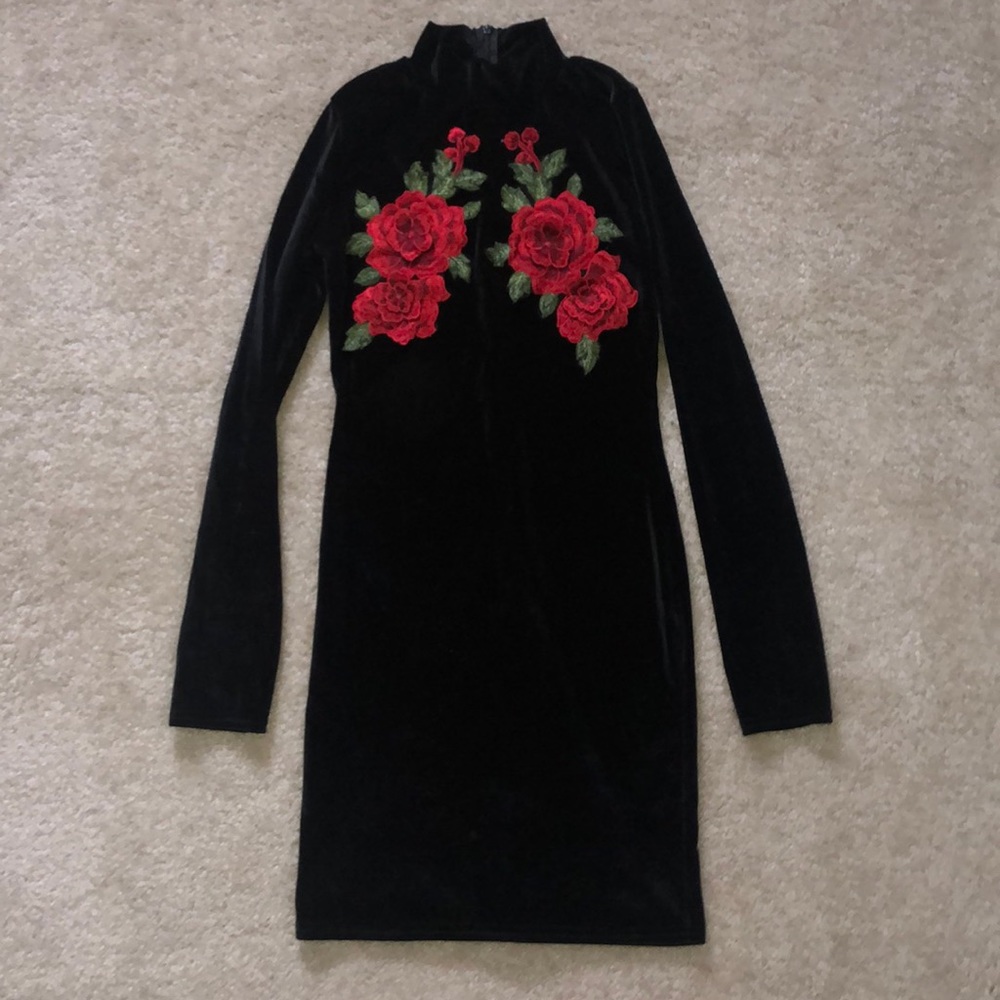 Missguided Velvet Mockneck Long Sleeve Bodycon